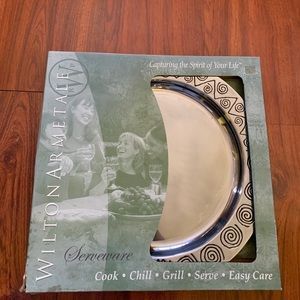 Wilton Armetale Reggae Large round tray